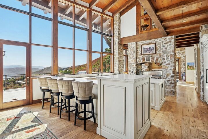 11 Bdrm 9.5 Bath HT - Kitchen