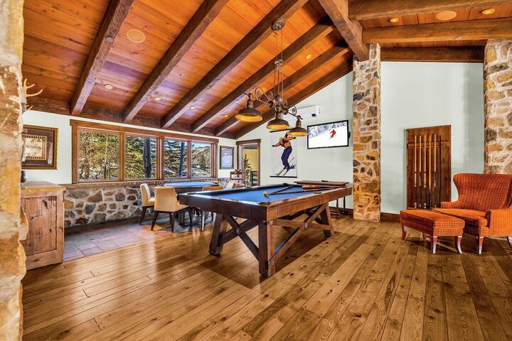 11 Bdrm 9.5 Bath HT - Loft Games Area