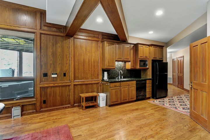 7 Bdrm 7.5 Bath HT - Family Room Kitchenette