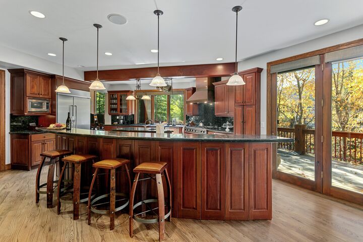 7 Bdrm 7.5 Bath HT - Kitchen