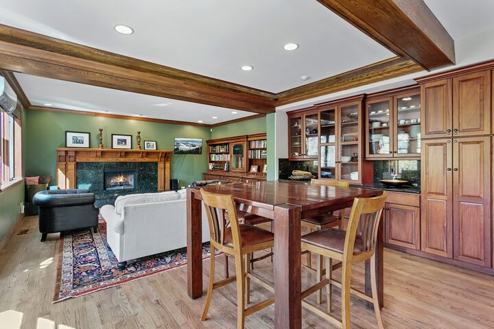 7 Bdrm 7.5 Bath HT - Living Area