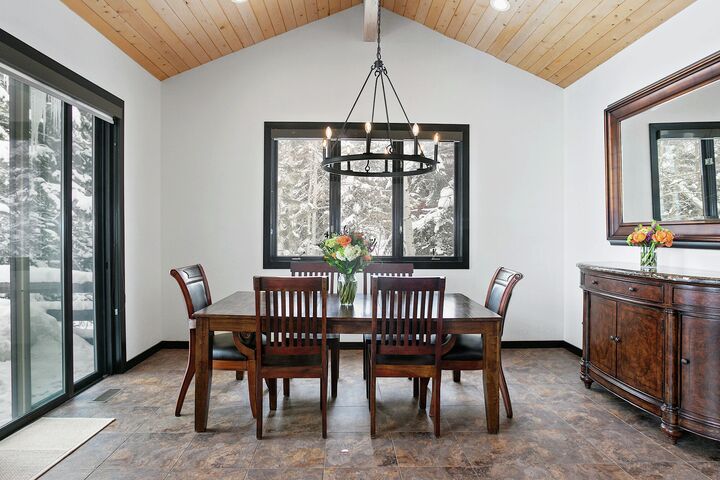 5 Bdrm 4 Bath HT - Dining Area