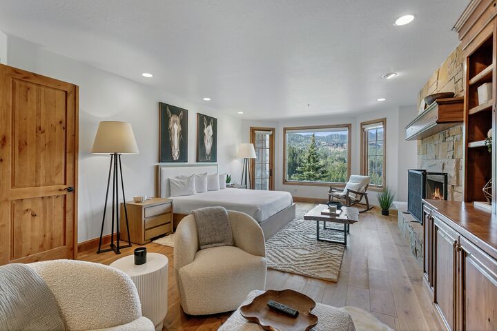 5 Bdrm 4.5 Bath HT - Bedroom