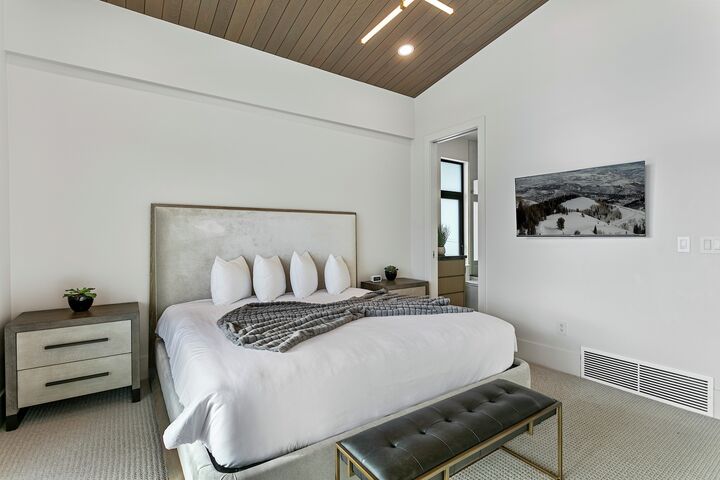 5 Bdrm 4.5 Bath HT - Bedroom