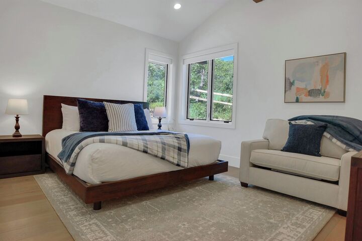 Sun Ridge Retreat Ski Lodging - 417061 720x480from0 0to1920 1280