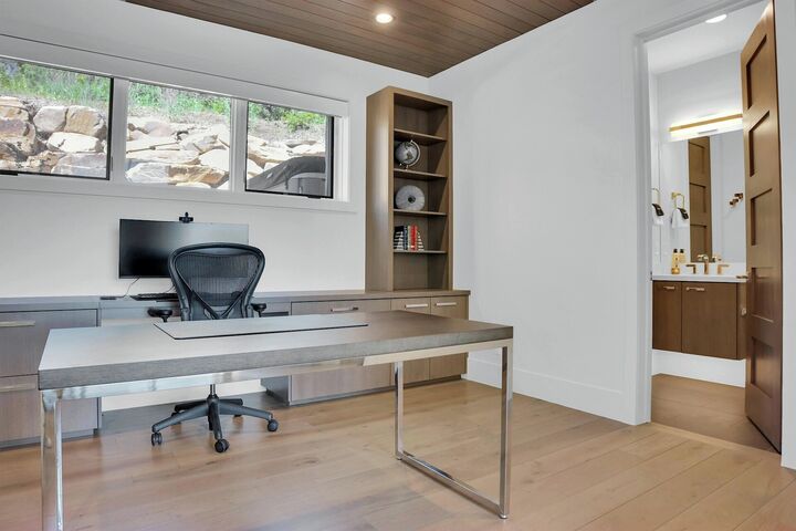 5 Bdrm 6.5 Bath HT - Office