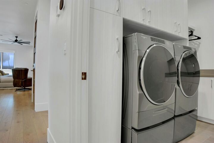 5 Bdrm 6.5 Bath HT - Second Laundry Room