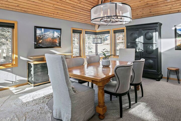 4 Bdrm HT - Dining Area