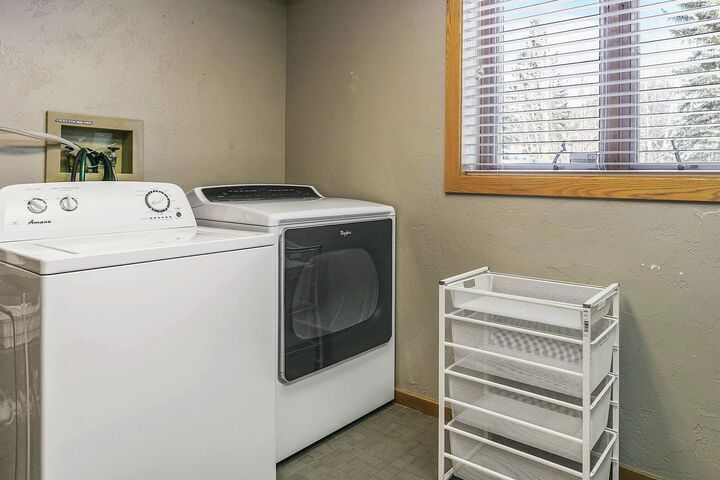 4 Bdrm HT - Laundry Room
