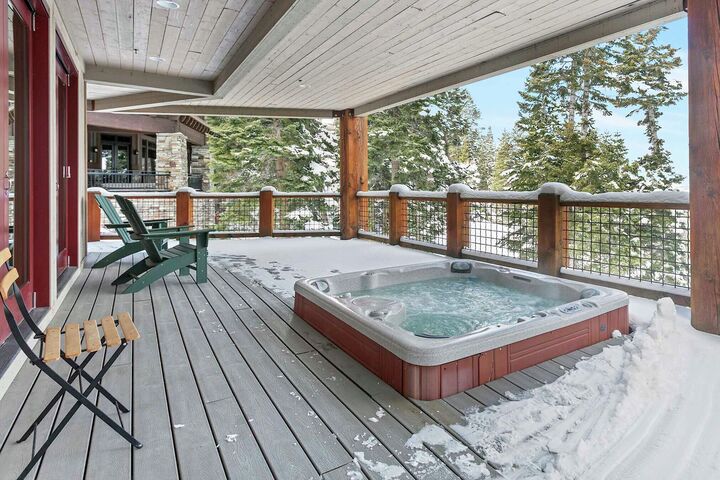 Balcony with Hot Tub