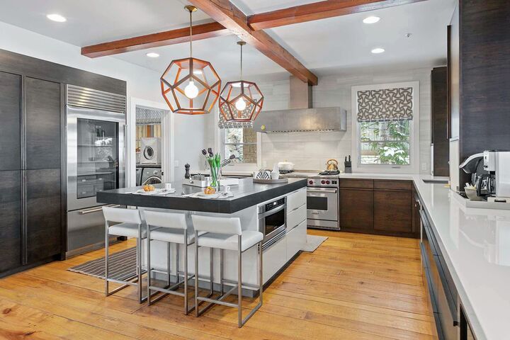 5 Bdrm 5.5 Bath HT - Kitchen