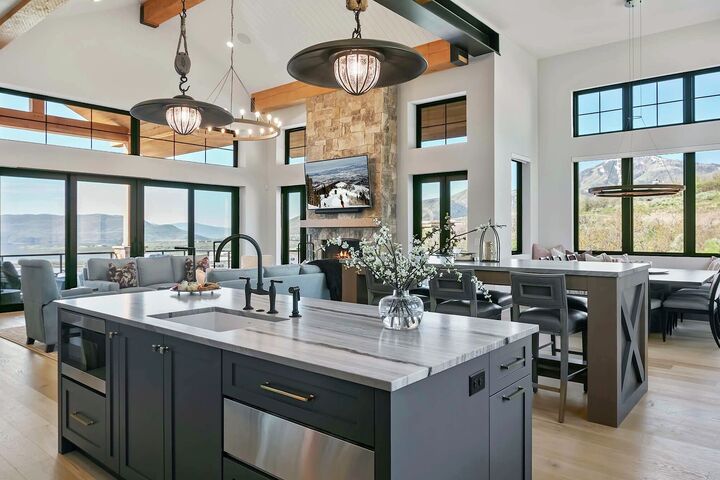 5 Bdrm 5.5 Bath HT - Living Area