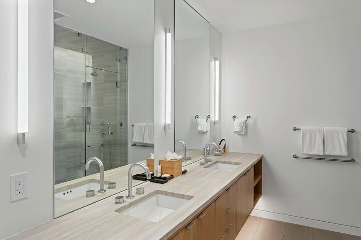 #1504 - Master Ensuite Bathroom