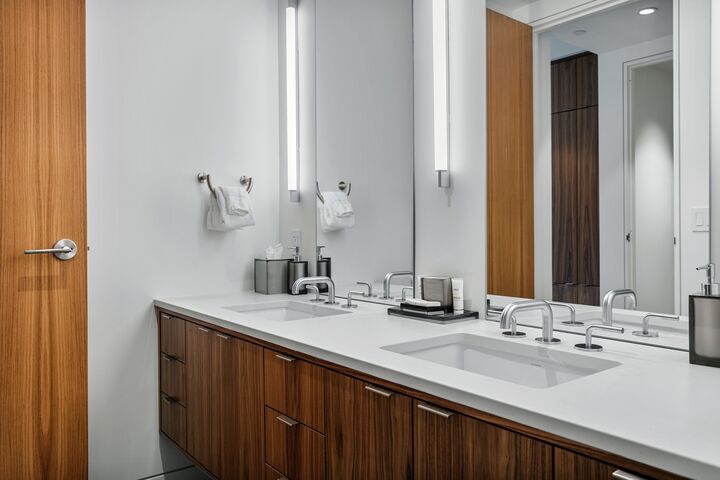 #1602 - Ensuite Bathroom