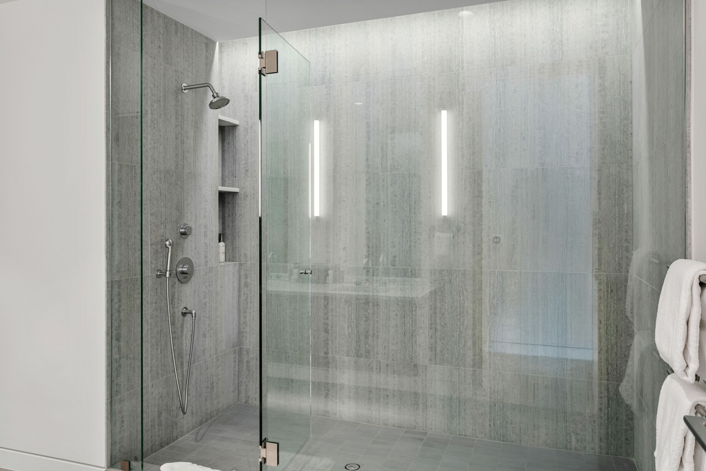 #1602 - Master Ensuite Bathroom