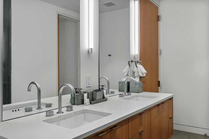 #1602 - Master Ensuite Bathroom