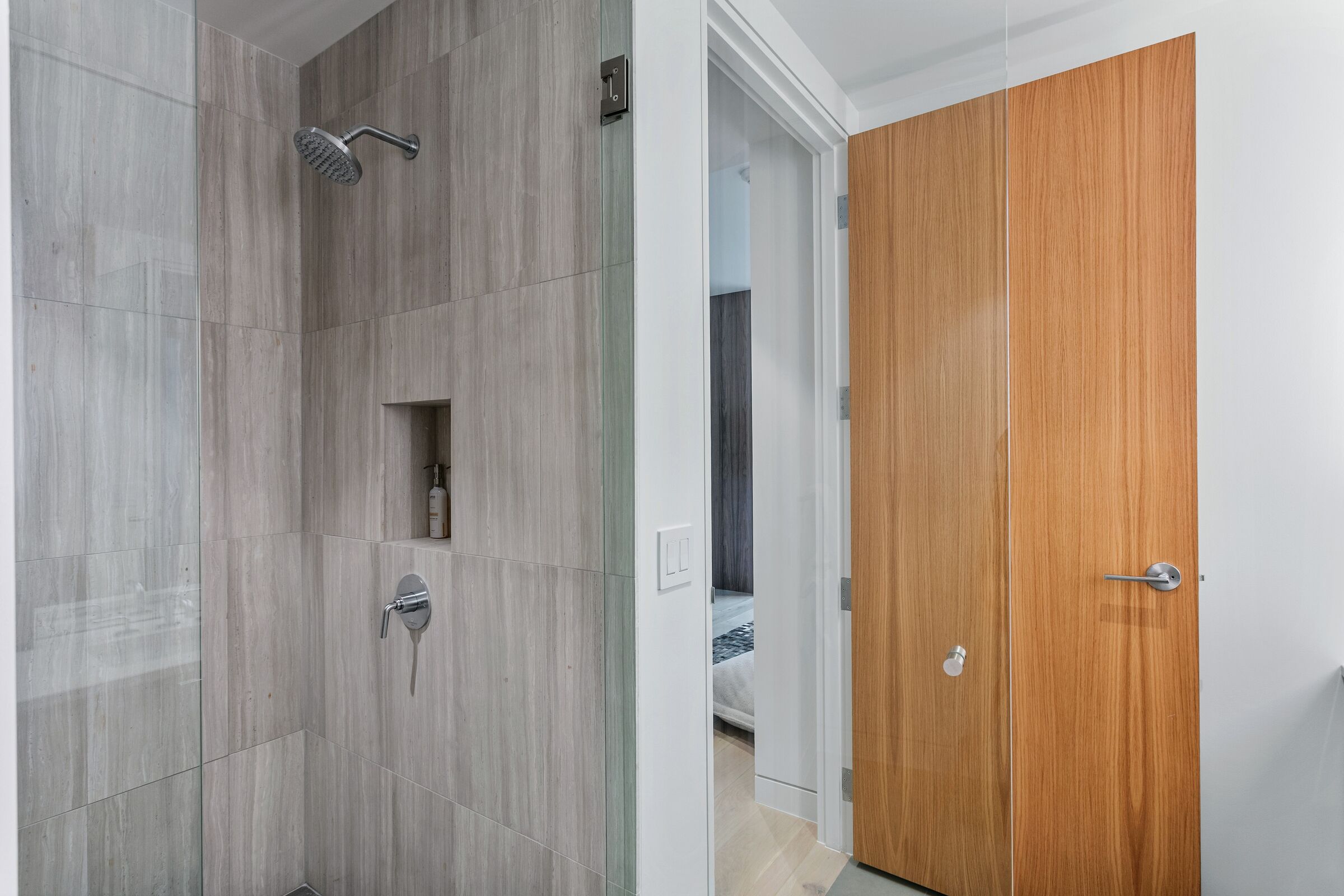 #1602 - Ensuite Bathroom