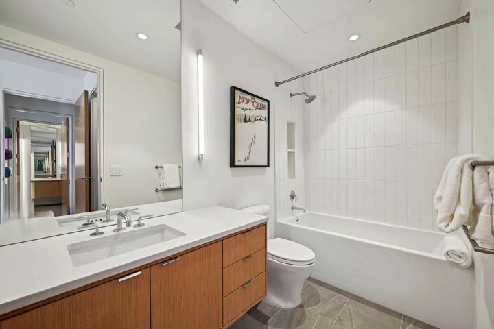 #2405 - Ensuite Bathroom