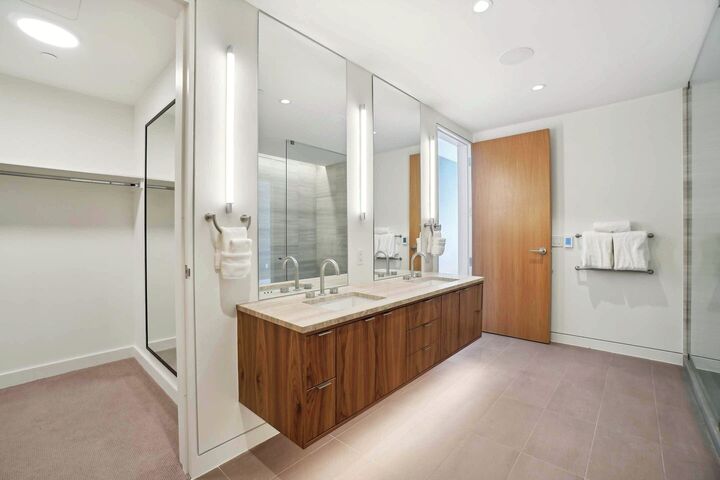 #2403 - Master Ensuite Bathroom