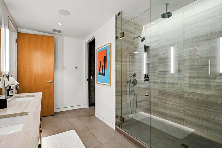 #2502 - Master Ensuite Bathroom