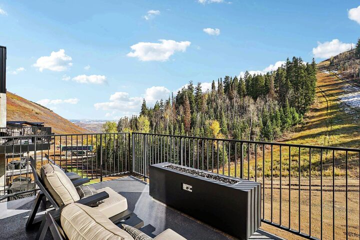 #2502 - Balcony with Fire Table