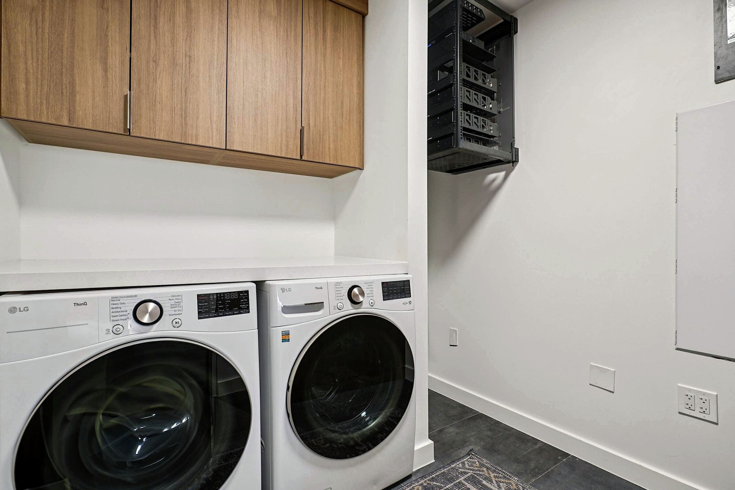 #2502 - Laundry Room