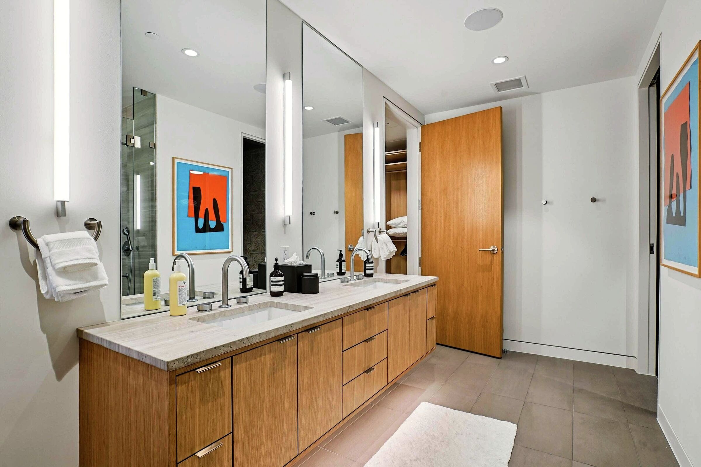 #2502 - Master Ensuite Bathroom