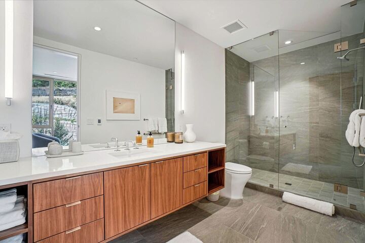 #1701 - Ensuite Bathroom