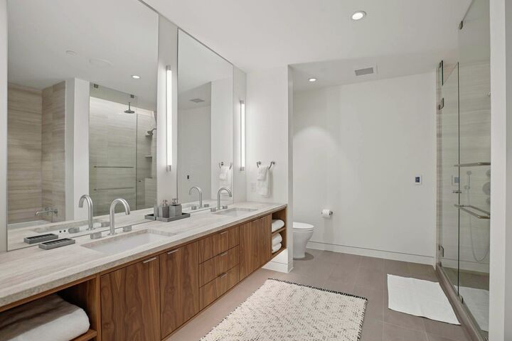 #2303 - Master Ensuite Bathroom