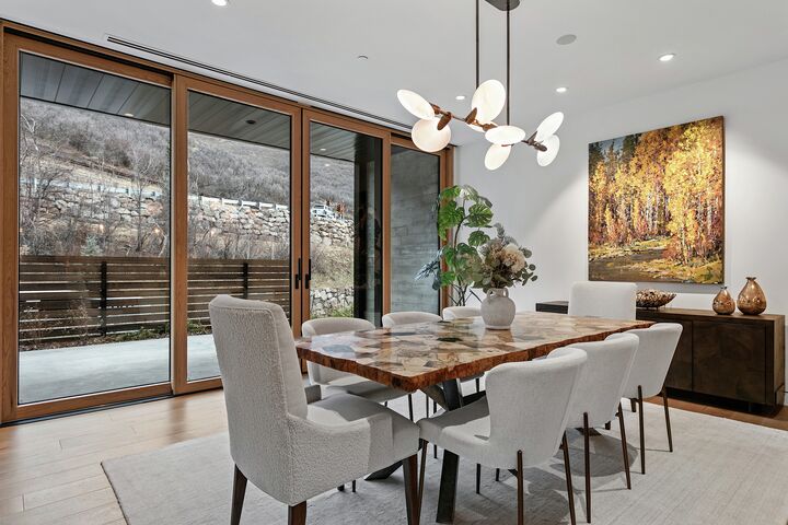 #1402 - Dining Area