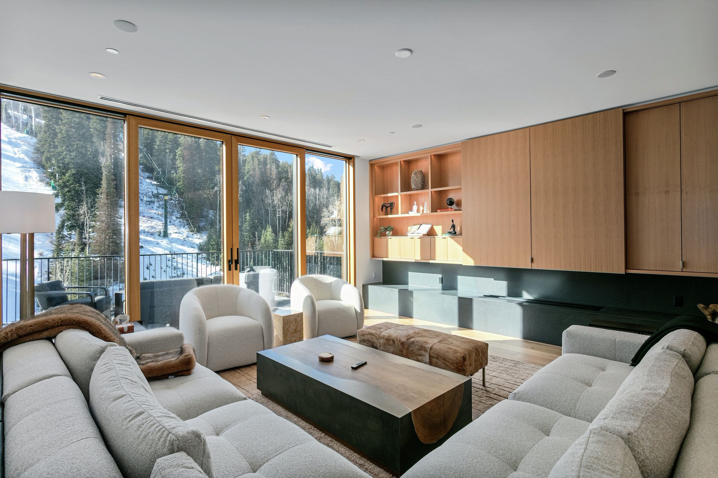 #3305 - Living Area