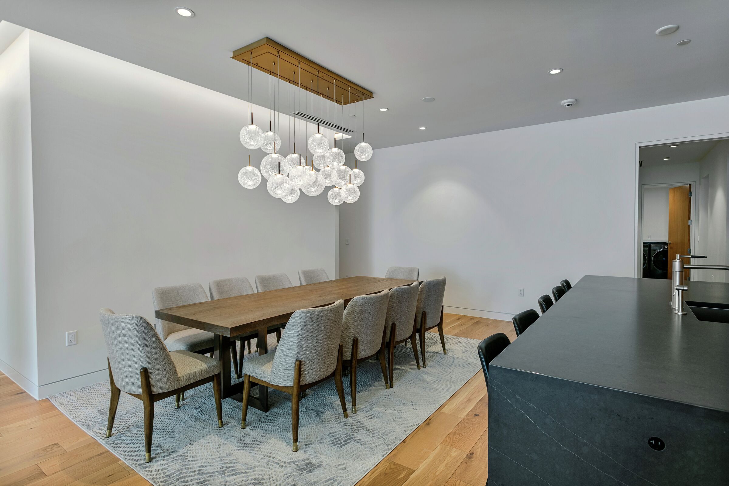 #3305 - Dining Area & Kitchen
