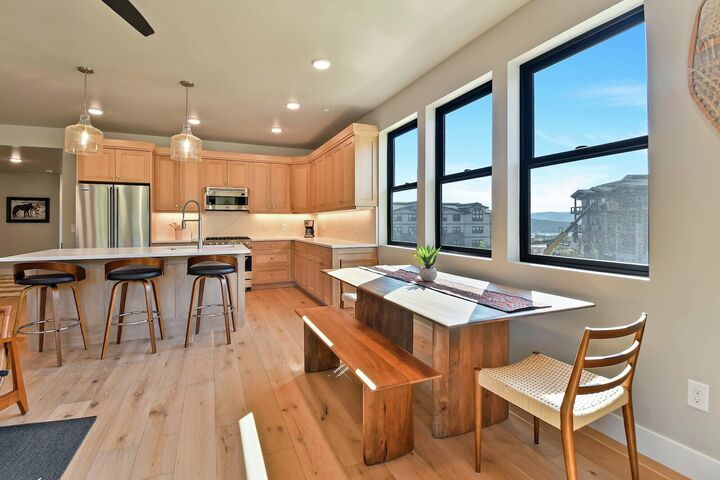 B5 - #203 - Dining Area & Kitchen