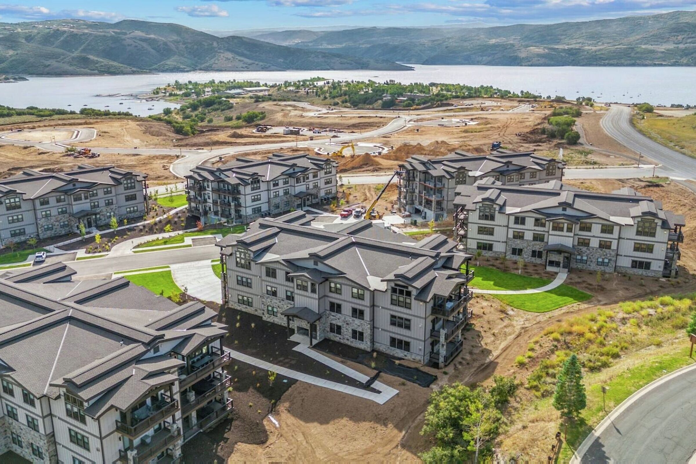 Mayflower Lakeside Condominiums