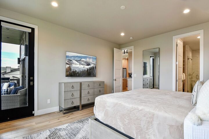 #942 - Master Bedroom