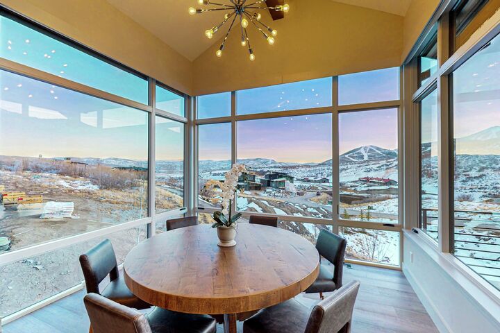 4 Bdrm 4.5 Bath HT - Dining Area