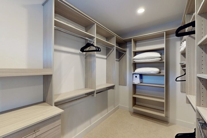 4 Bdrm 4.5 Bath HT - Master Walk-in Closet