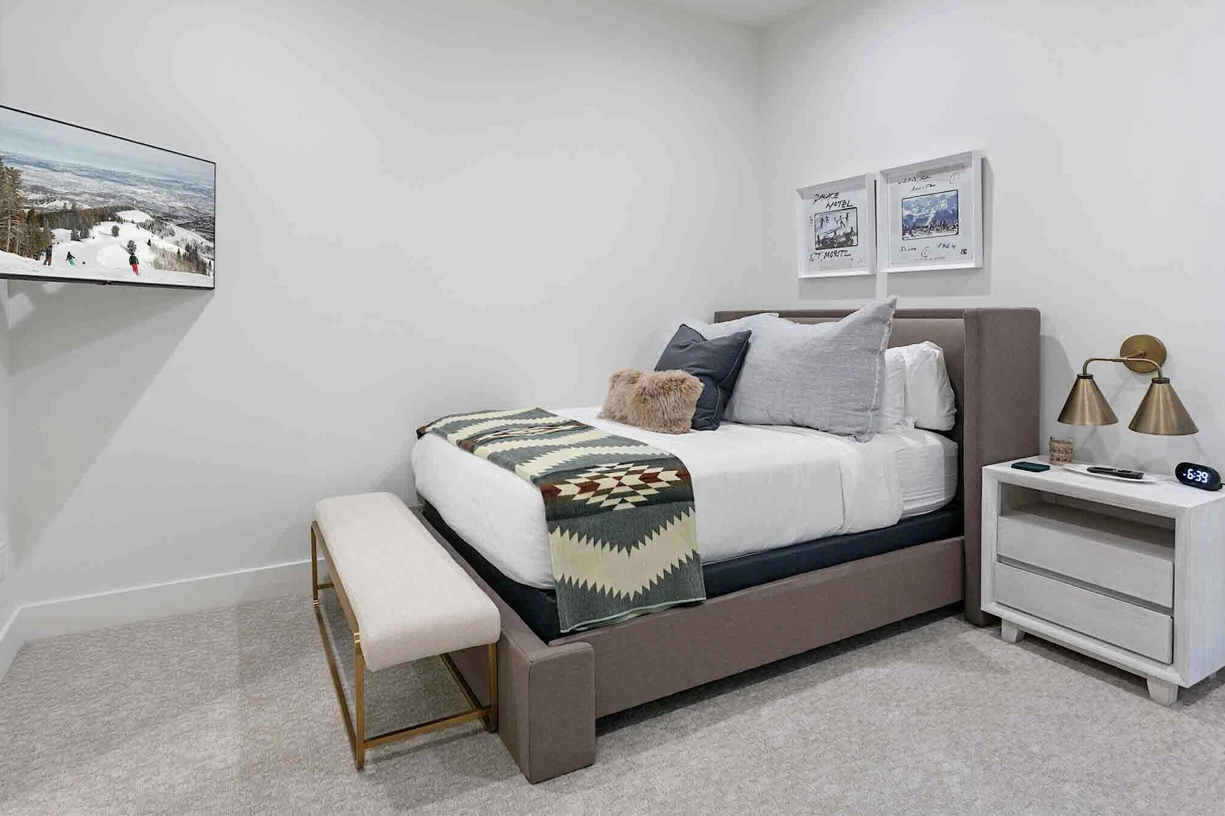 6 Bdrm 5.5 Bath HT - Bedroom