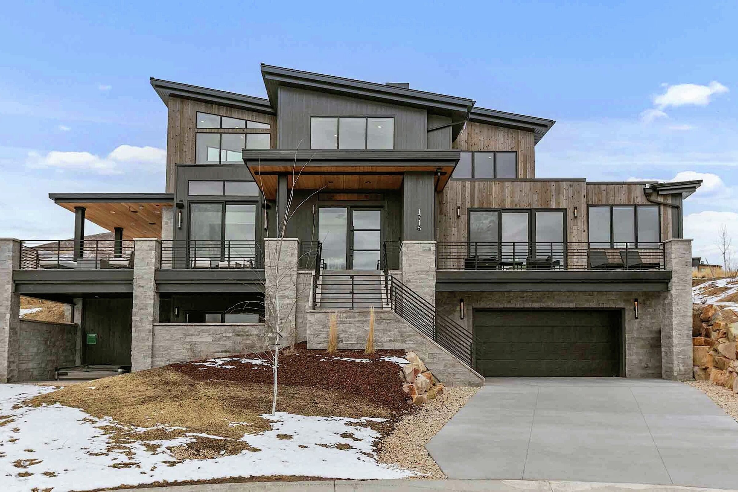SkyRidge - 1718 W Centaur Court