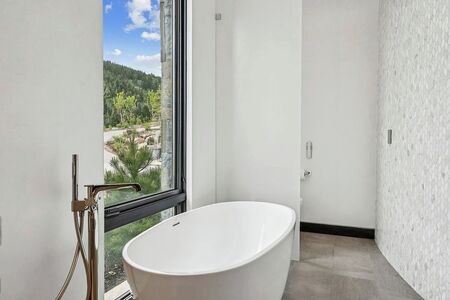 Unit Photo