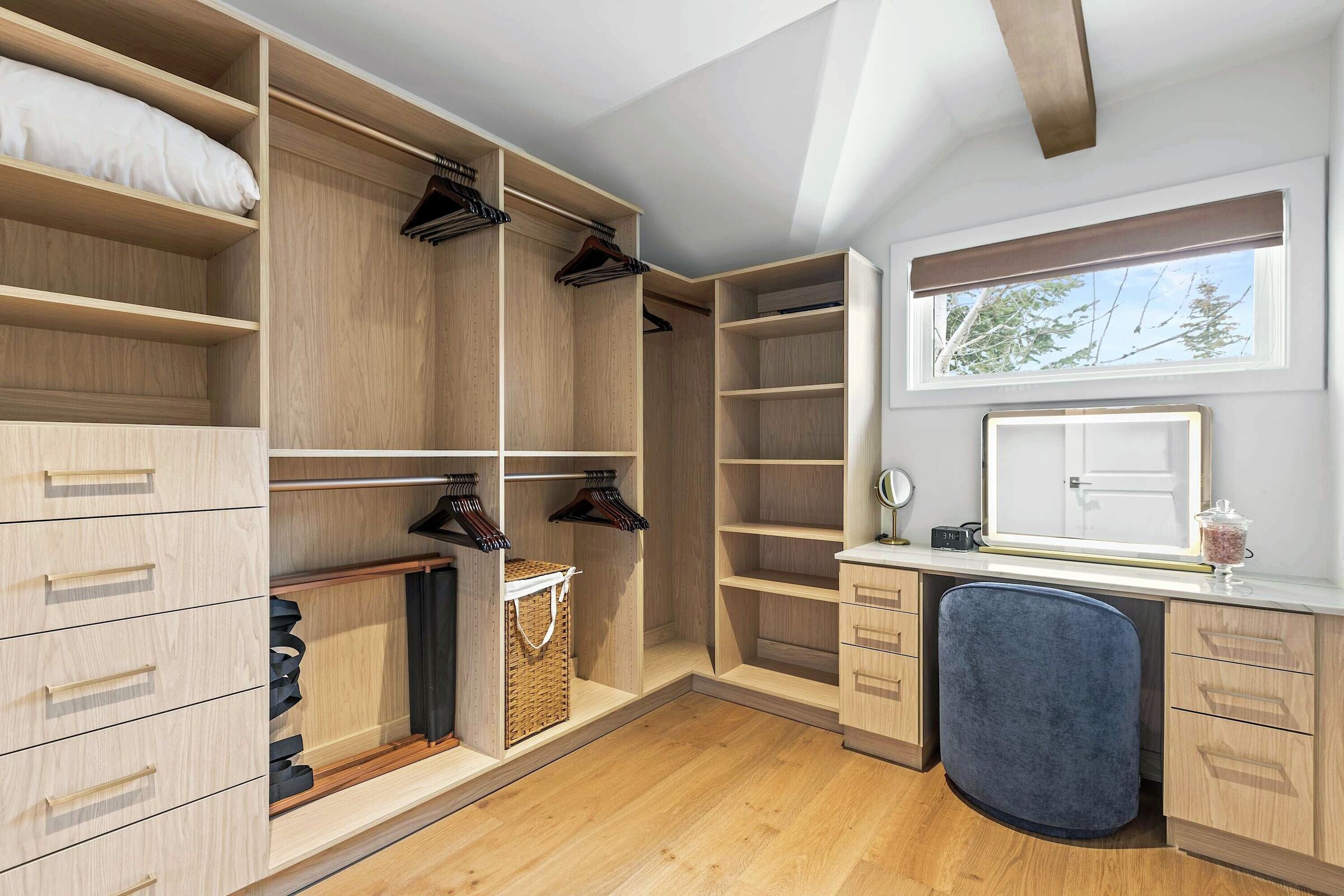4 Bdrm 4.5 Bath HT - Walk-in Closet