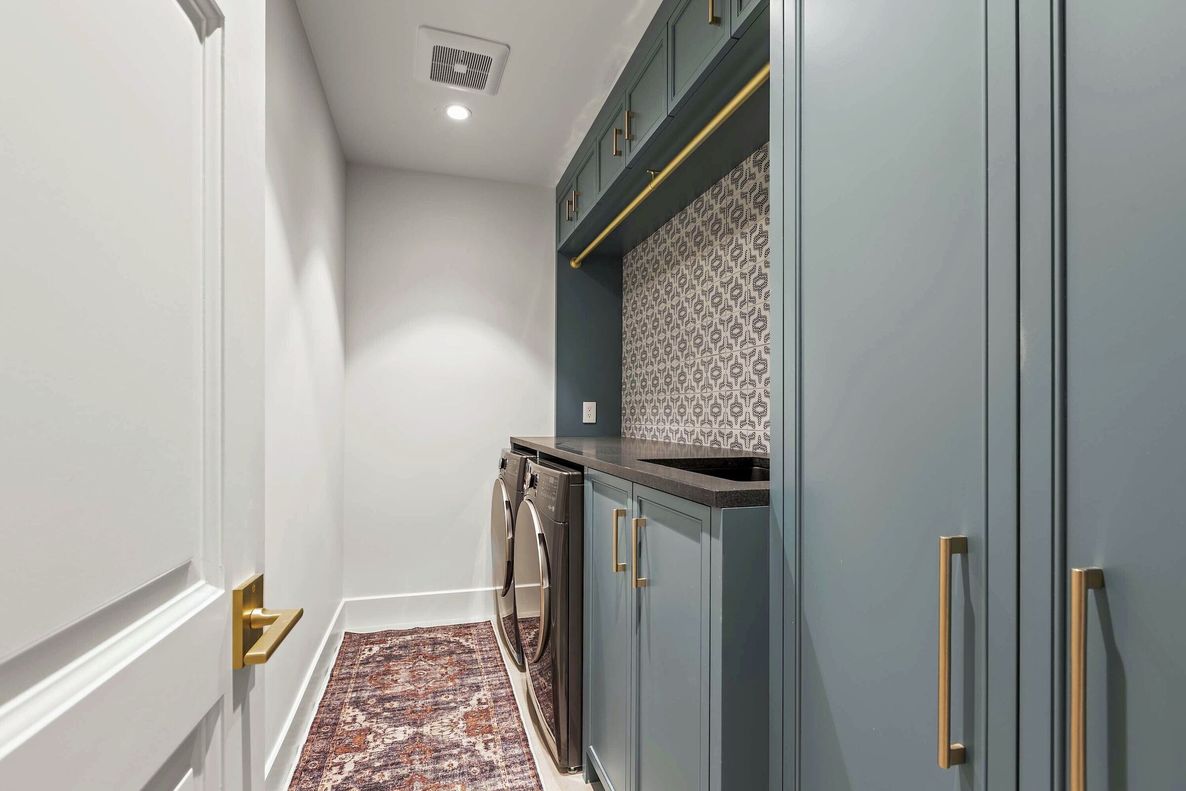 4 Bdrm 4.5 Bath HT - Laundry Room