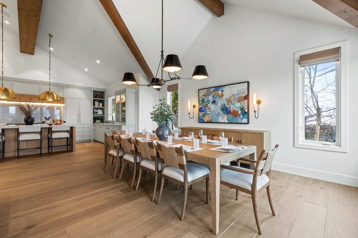 4 Bdrm 4.5 Bath HT - Dining Area