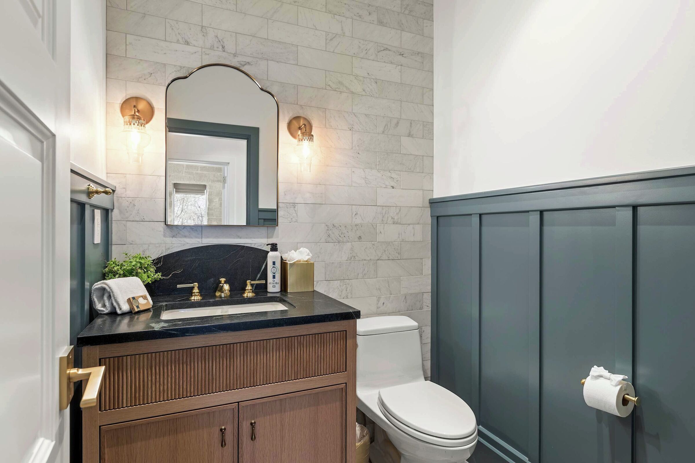 4 Bdrm 4.5 Bath HT - Half Bathroom