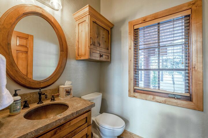 5 Bdrm 4.5 Bath HT - Half Bathroom