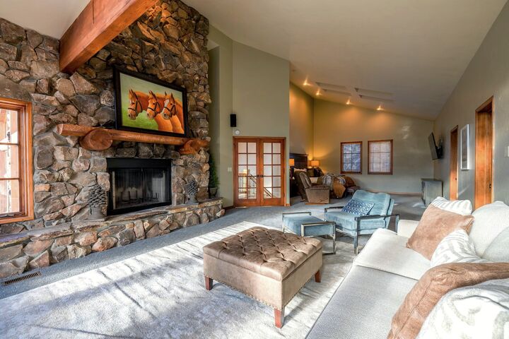 5 Bdrm 4.5 Bath HT - Master Bedroom