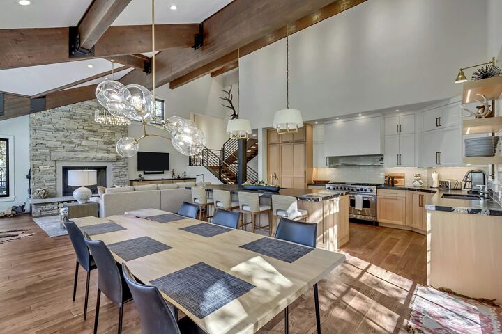 5 Bdrm 5.5 Bath HT - Dining Area, Living Area & Kitchen