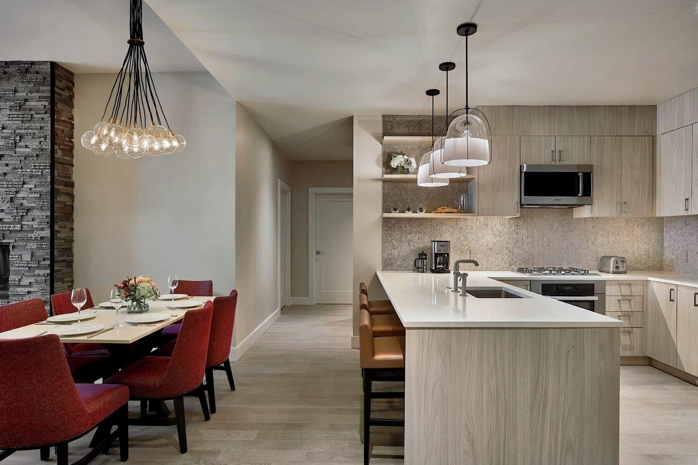 Dining Area & Kitchen