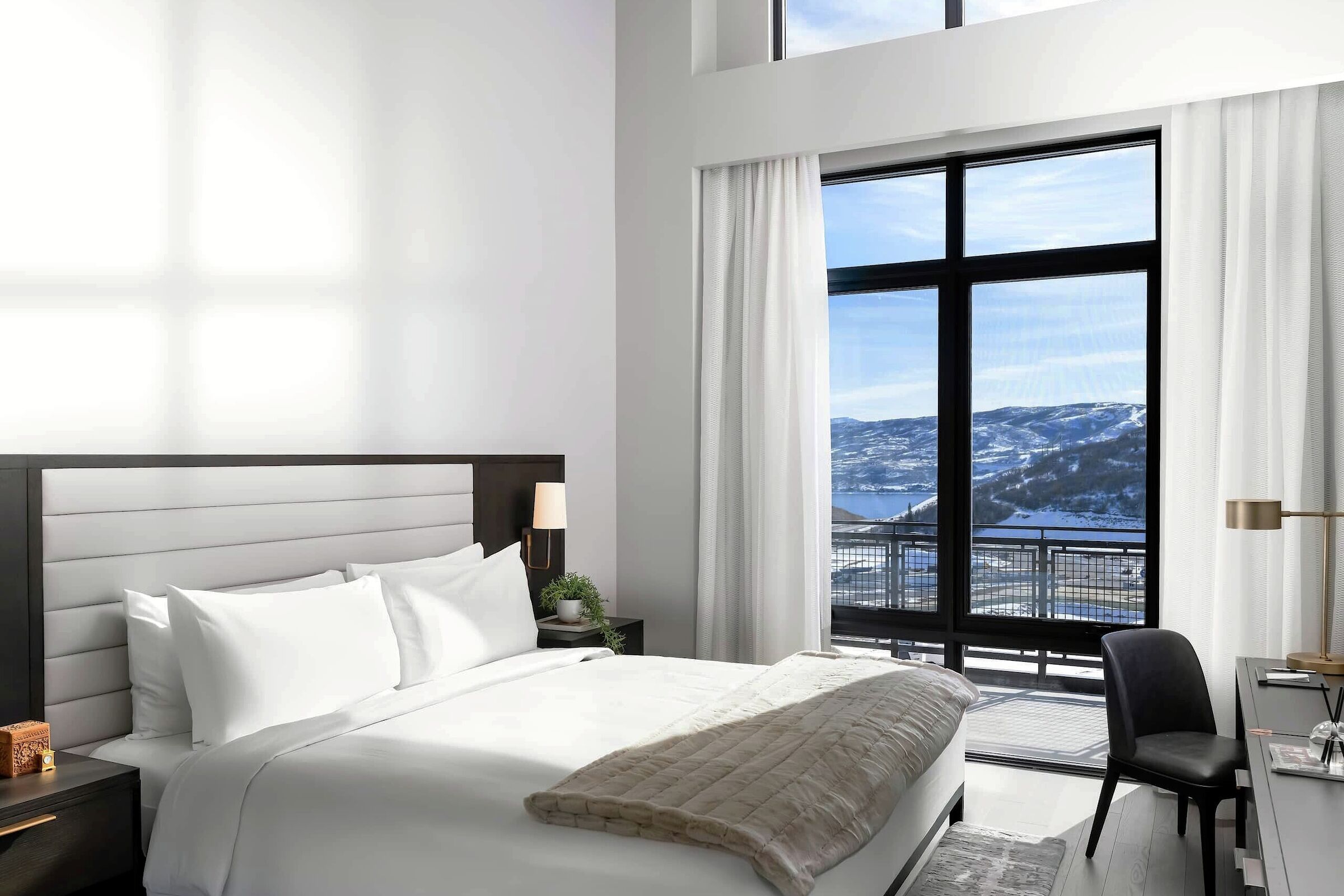 Mountainside - Bedroom