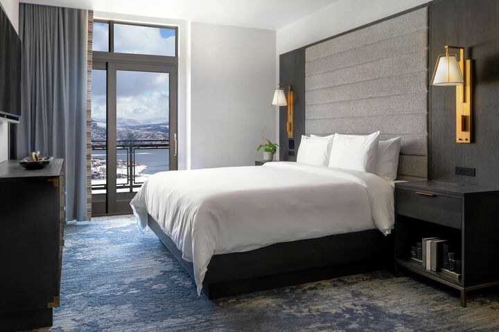 Grand Suite - Bedroom